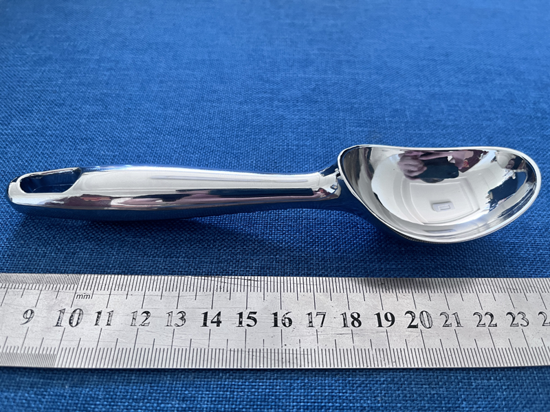 Како новоиздадената висококвалитетна топка за сладолед од Hanjia им обезбедува задоволство и чувство на свежина на корисниците?